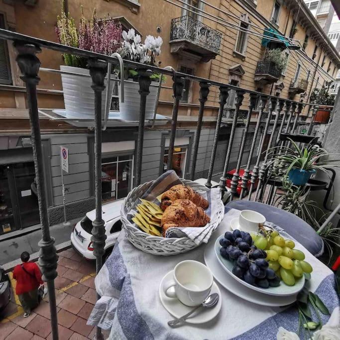 Intero Appartamento Su Via Tortona-Darsena-Navigli Mediolan Zewnętrze zdjęcie